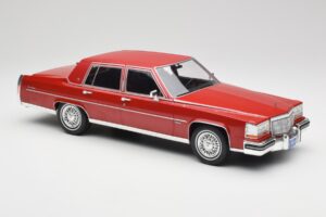 Cadillac Fleetwood Brougham Temno Rdeč Metalik MCG 1:18 MCG18251 Kovina – slika 3 od 6