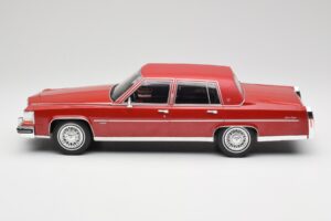 Cadillac Fleetwood Brougham Temno Rdeč Metalik MCG 1:18 MCG18251 Kovina – slika 5 od 6