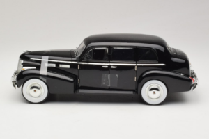 Cadillac Fleetwood Series 75 The Godfather Jada 1:18 91199 Kovina – slika 3 od 6