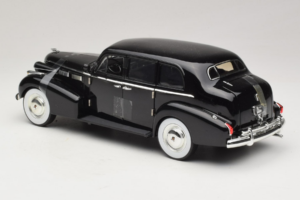 Cadillac Fleetwood Series 75 The Godfather Jada 1:18 91199 Kovina – slika 5 od 6