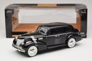 Cadillac Fleetwood Series 75 The Godfather Jada 1:18 91199 Kovina – slika 6 od 6