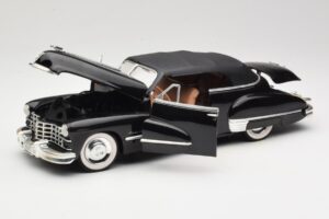 Cadillac Series 62 Črna Anson 1:18 30345 Kovina – slika 2 od 8