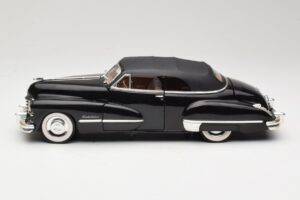 Cadillac Series 62 Črna Anson 1:18 30345 Kovina – slika 4 od 8