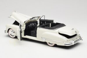 Cadillac Series 62 Kabriolet Bela Anson 1:18 30335 Kovina – slika 5 od 8
