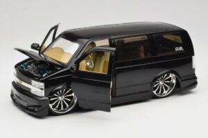 Chevrolet Astro Van Tuned Črn Jada 1:18 63122 Kovina – slika 2 od 8