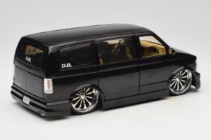 Chevrolet Astro Van Tuned Črn Jada 1:18 63122 Kovina – slika 3 od 8