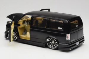 Chevrolet Astro Van Tuned Črn Jada 1:18 63122 Kovina – slika 5 od 8