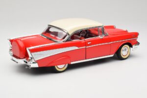 Chevrolet Bel Air Matador Rdeč & India Slonokoščena Road Legends 1:18 92109 Kovina – slika 3 od 8