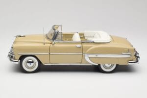Chevrolet Bel Air Kabriolet Kremna Sun Star 1:18 1623 Kovina – slika 4 od 8