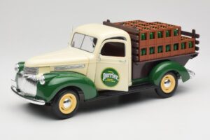 Chevrolet Brasseur Perrier Delivery Van Zelen Solido 1:18 203243 Kovina – slika 2 od 8