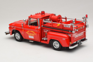 Chevrolet C-20 Fire Truck Sun Star 1:18 1383 Kovina – slika 5 od 6