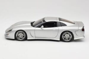 Chevrolet Callaway C12 Srebrn AUTOart 1:18 71011 Kovina – slika 4 od 8