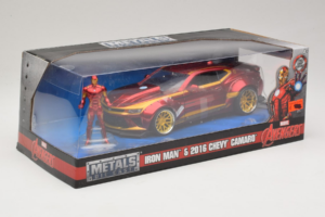 Chevrolet Camaro Iron Man S Figurico Metals Diecast 1:24 99724 Kovina – slika 2 od 3