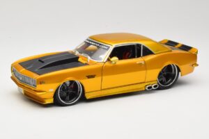 Chevrolet Camaro Z/28 Zlat Maisto 1:18 31066 Kovina