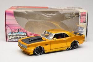 Chevrolet Camaro Z/28 Zlat Maisto 1:18 31066 Kovina – slika 8 od 8