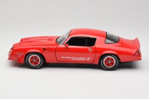 Chevrolet Camaro Z28 Yenko Turbo Z Rdeč GreenLight 1:18 12999 Kovina – slika 4 od 8