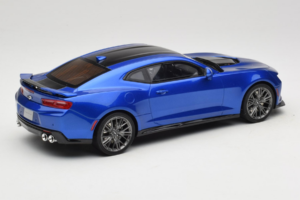 Chevrolet Camaro ZL1 Gen 6 Modra GT Spirit 1:18 GT177 Smola – slika 2 od 6