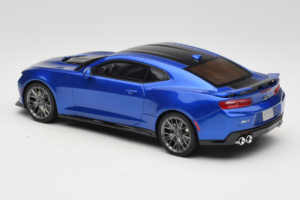 Chevrolet Camaro ZL1 Gen 6 Modra GT Spirit 1:18 GT177 Smola – slika 5 od 6