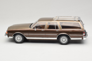 Chevrolet Caprice Estate Wagon Bež MCG 1:18 MCG18476 Kovina – slika 3 od 6