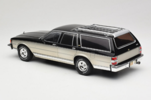 Chevrolet Caprice Estate Wagon Srebrna & Siva MCG 1:18 MCG18478 Kovina – slika 5 od 6