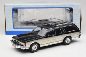 Chevrolet Caprice Estate Wagon Srebrna & Siva MCG 1:18 MCG18478 Kovina – slika 6 od 6