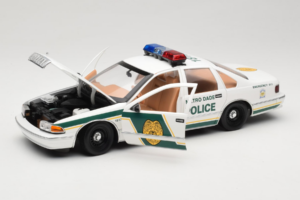 Chevrolet Caprice Metro Dade Policija UT Models 1:18 21024 Kovina – slika 2 od 8