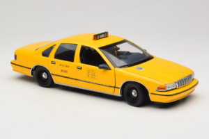 Chevrolet Caprice NYC Taksi UT Models 1:18 180142095 Kovina – slika 6 od 8
