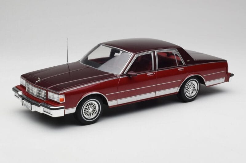 Chevrolet Caprice Rdeč Metalik MCG 1:18 MCG18361 Kovina