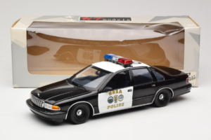 Chevrolet Caprice Kalifornija Policija UT Models 1:18 180142098 Kovina – slika 8 od 8