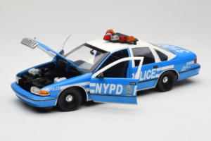 Chevrolet Caprice New York Policija UT Models 1:18 180142097 Kovina – slika 2 od 8