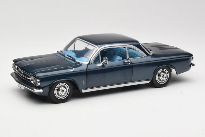 Chevrolet Corvair Temno Modra Sun Star 1:18 1482 Kovina