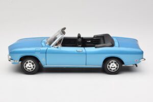 Chevrolet Corvair Monza Kabriolet Moder Road Signature 1:18 92498 Kovina – slika 4 od 8