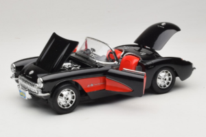 Chevrolet Corvette C1 Črn & Rdeč Bburago 1:18 3034-M1 Kovina – slika 2 od 8