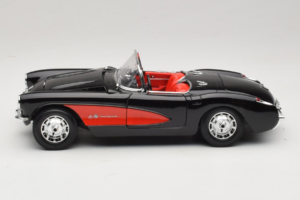 Chevrolet Corvette C1 Črn & Rdeč Bburago 1:18 3034-M1 Kovina – slika 4 od 8
