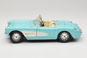 Chevrolet Corvette C1 Moder & Bel Bburago 1:18 3024-M2 Kovina – slika 4 od 8