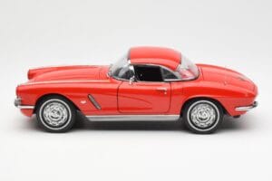 Chevrolet Corvette C1 Kabriolet Roman Rdeč AUTOart 1:18 71102 Kovina – slika 4 od 8