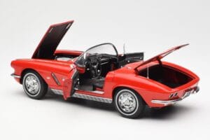 Chevrolet Corvette C1 Kabriolet Roman Rdeč AUTOart 1:18 71102 Kovina – slika 5 od 8