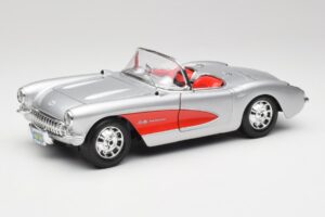 Chevrolet Corvette C1 Srebrn & Rdeč Bburago 1:18 3024-M1 Kovina