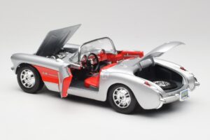 Chevrolet Corvette C1 Srebrn & Rdeč Bburago 1:18 3024-M1 Kovina – slika 5 od 8