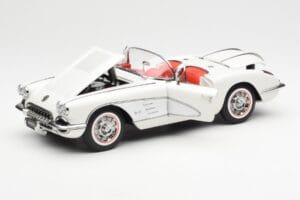 Chevrolet Corvette C1 Spider Hard Top Snowcrest Bel AUTOart 1:18 71147 Kovina – slika 2 od 8