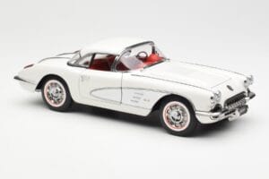 Chevrolet Corvette C1 Spider Hard Top Snowcrest Bel AUTOart 1:18 71147 Kovina – slika 6 od 8