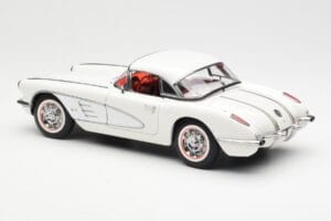 Chevrolet Corvette C1 Spider Hard Top Snowcrest Bel AUTOart 1:18 71147 Kovina – slika 7 od 8