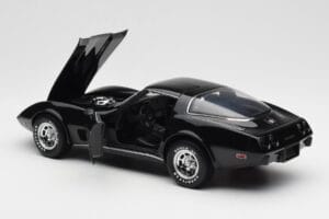 Chevrolet Corvette C3 Črn UT Models 1:18 21071 Kovina – slika 5 od 8