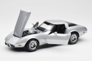 Chevrolet Corvette C3 Srebrna UT Models 1:18 21072 Kovina – slika 2 od 8