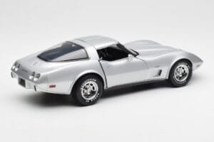 Chevrolet Corvette C3 Srebrna UT Models 1:18 21072 Kovina – slika 3 od 8