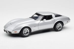Chevrolet Corvette C3 Srebrna UT Models 1:18 21072 Kovina