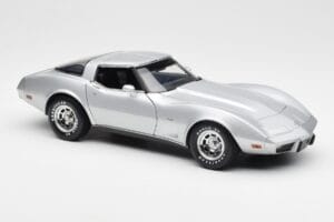 Chevrolet Corvette C3 Srebrna UT Models 1:18 21072 Kovina – slika 6 od 8