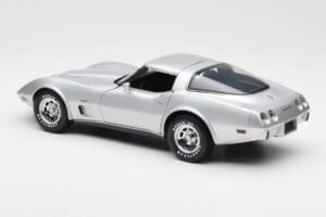 Chevrolet Corvette C3 Srebrna UT Models 1:18 21072 Kovina – slika 7 od 8