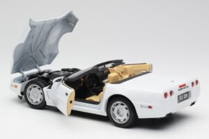 Chevrolet Corvette C4 Kabriolet Bel Maisto 1:18 32830 Kovina – slika 5 od 8