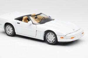 Chevrolet Corvette C4 Kabriolet Bel Maisto 1:18 32830 Kovina – slika 6 od 8